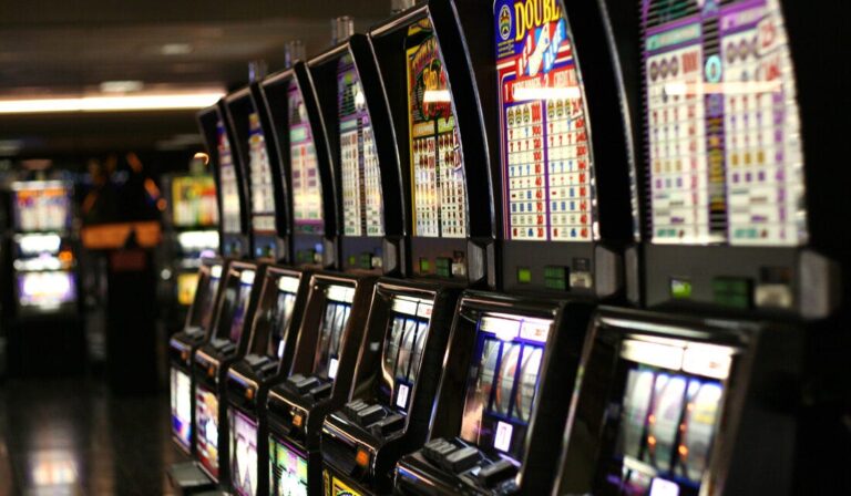 Slot Gacor and Mahjong Slot: Exploring Technology, Performance, and User Experience
